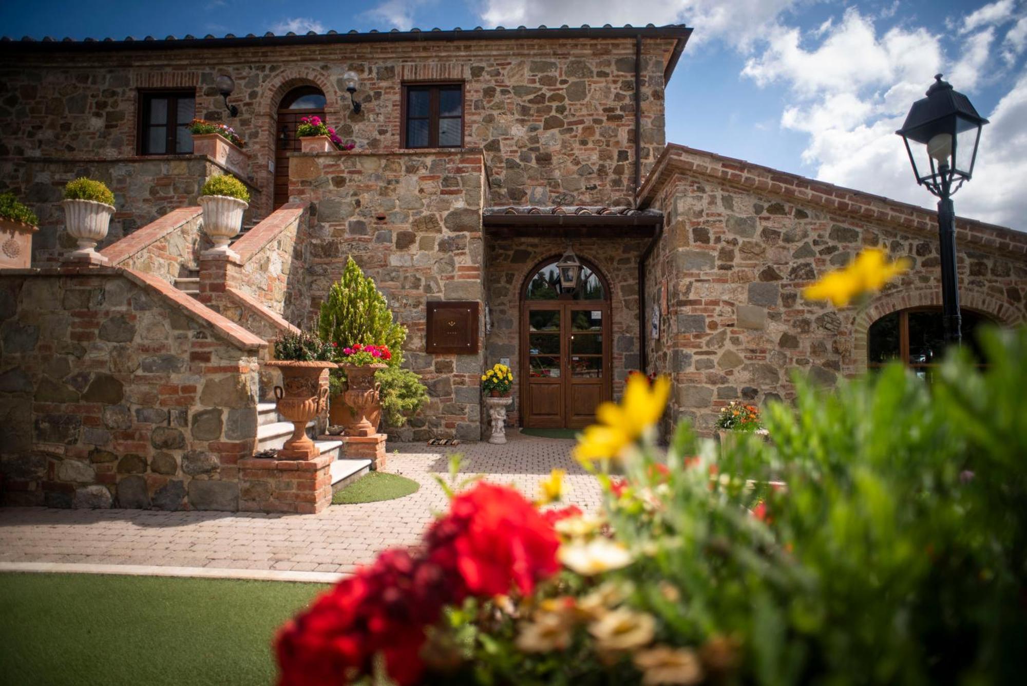 Poggio Paradiso Resort & Spa Montefollonico Exterior foto